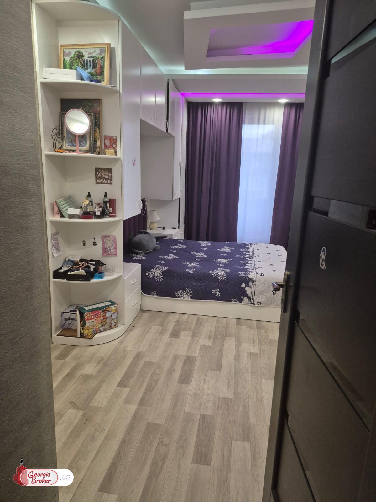 nearly repaired 3-room apartment for sale